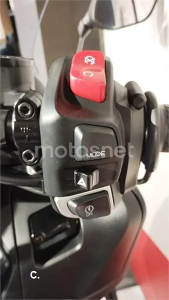 Yamaha TMAX – Vista 10
