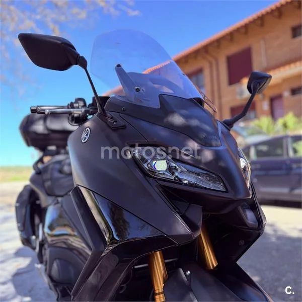 Yamaha TMAX – Vista 2