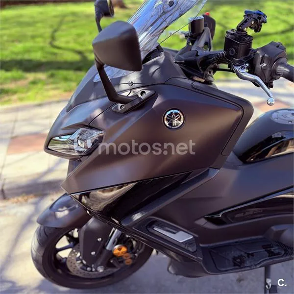 Yamaha TMAX – Vista 5