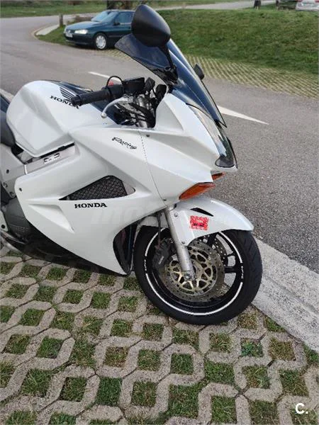 Honda VFR 800 FI – Vista 2