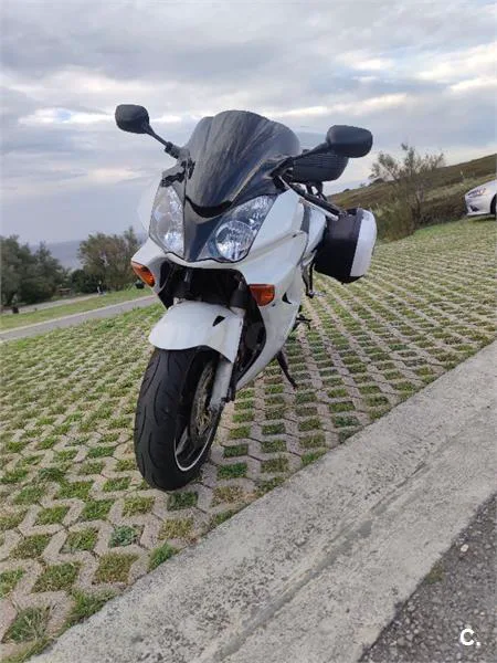 Honda VFR 800 FI – Vista 3