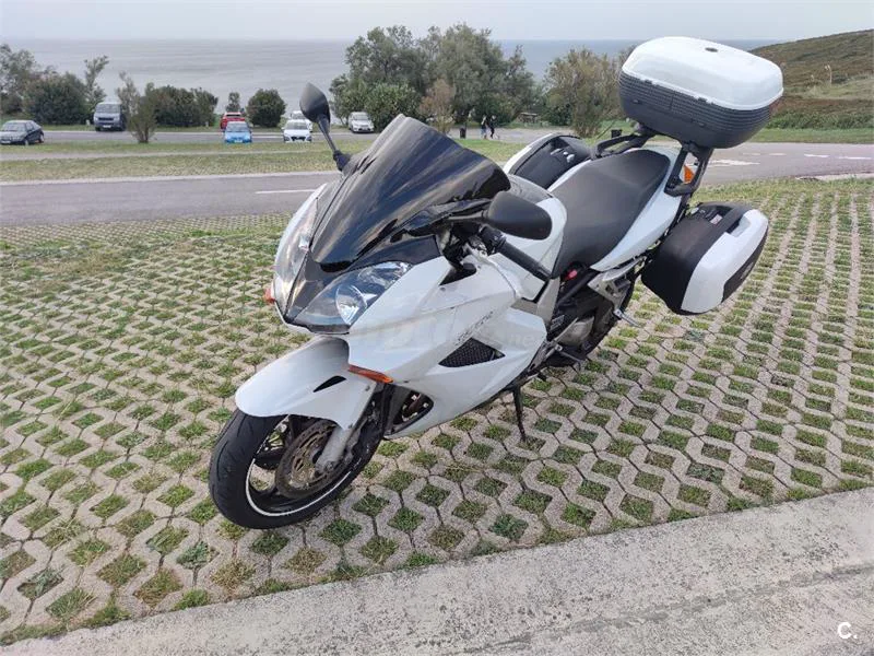 Honda VFR 800 FI – Vista 7