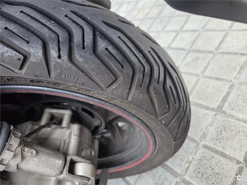 SYM Joymax 300 – Vista 3