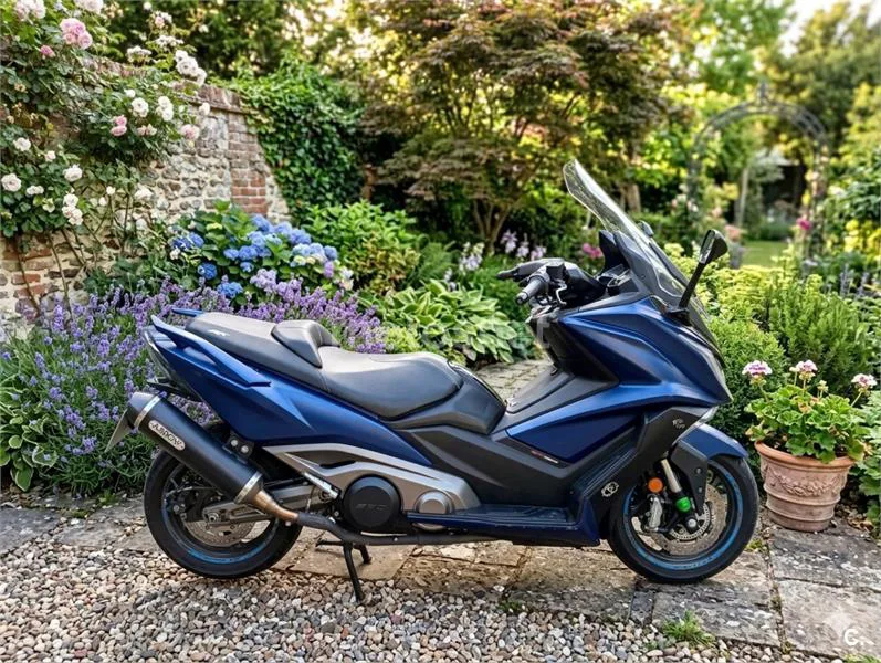 Kymco AK 550 – Vista 2