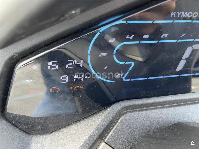 Kymco DTX 350 – Vista 2