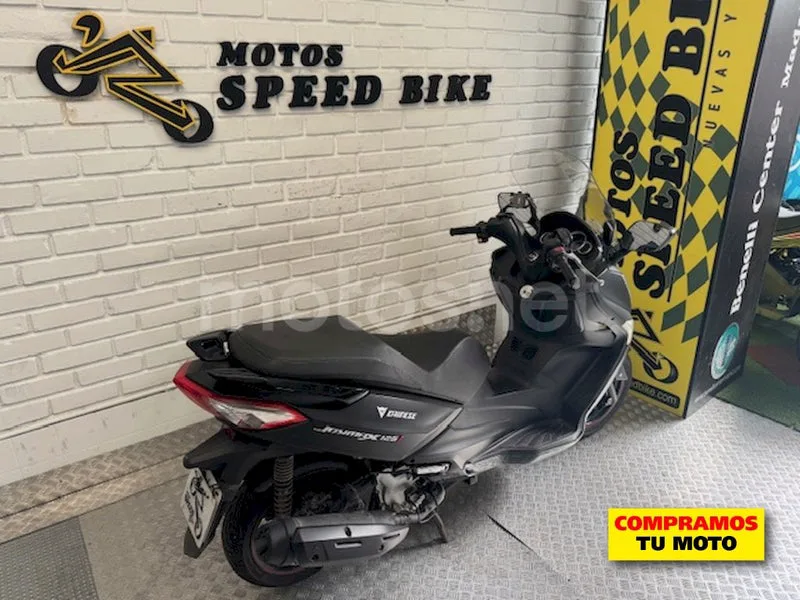 SYM Joymax 125 – Vista 4