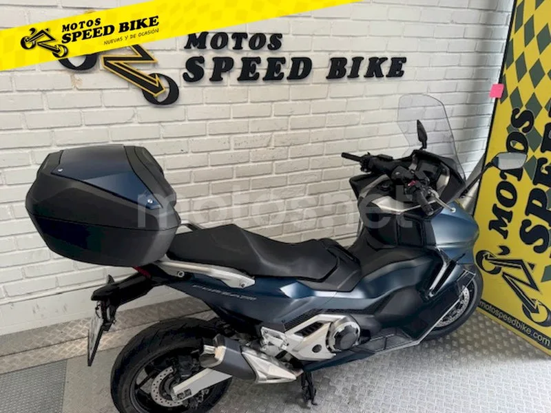 Honda Forza 750 – Vista 4