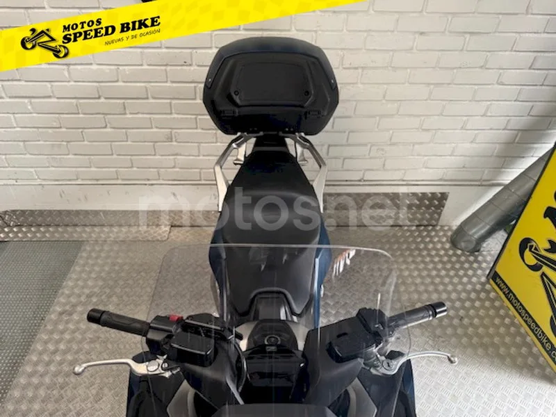 Honda Forza 750 – Vista 7