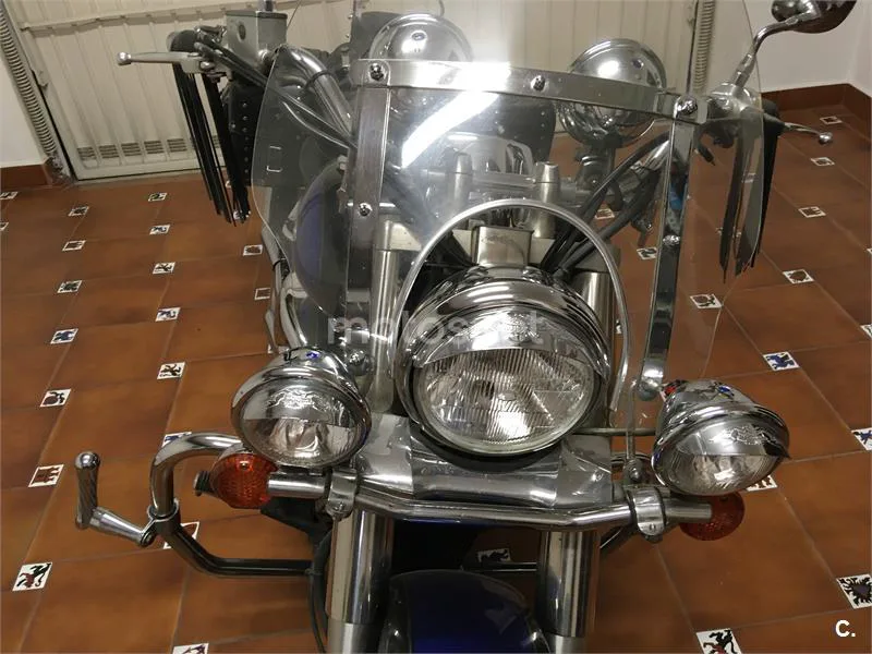 Suzuki VL 800 Intruder Volusia – Vista 3