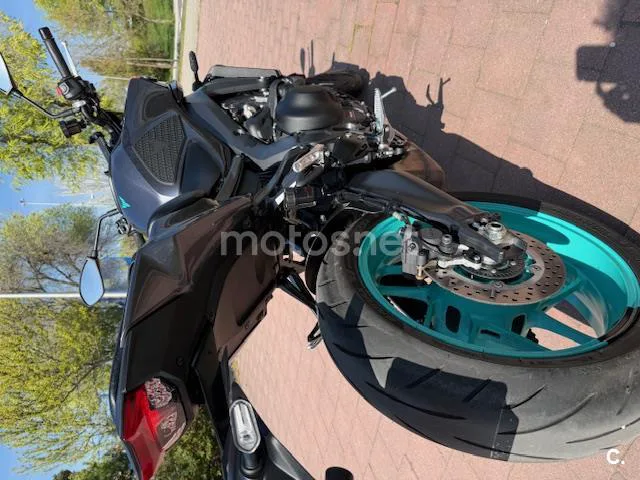Yamaha MT-09 – Vista 9