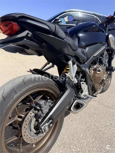 Honda CB 650 R – Vista 9