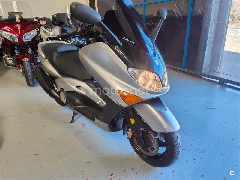 Yamaha TMAX 500 – Vista 16