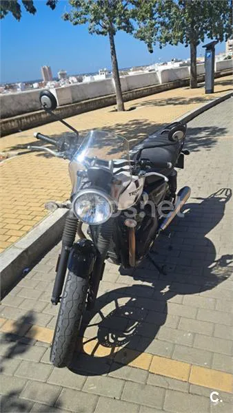 Triumph Street Twin – Vista 3