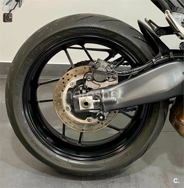 Yamaha MT-09 – Vista 13
