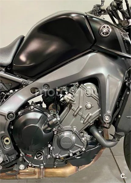 Yamaha MT-09 – Vista 14