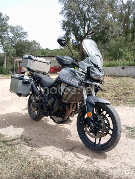 Triumph Tiger 800 XRT – Vista 17