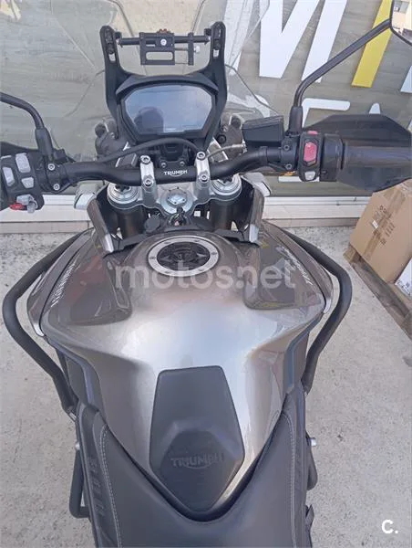 Triumph Tiger 800 XRT – Vista 8