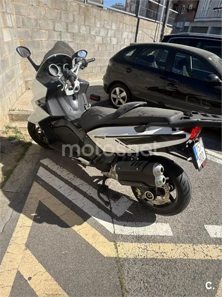 Gilera GP 800 – Vista 8
