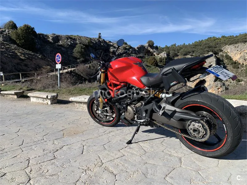 Ducati Monster 1200 S – Vista 11