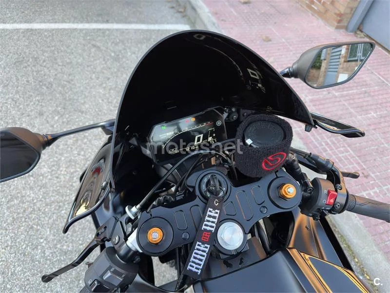 Yamaha R7 – Vista 3