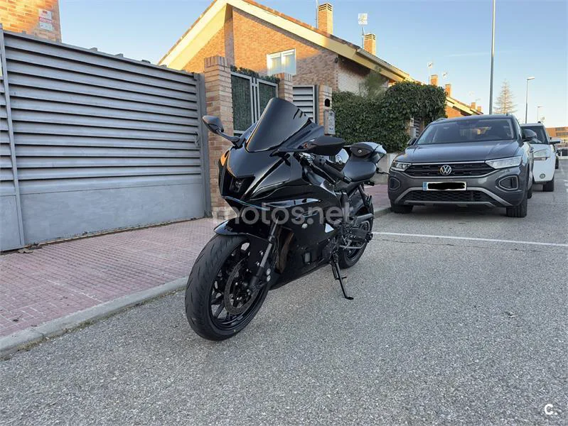 Yamaha R7 – Vista 4