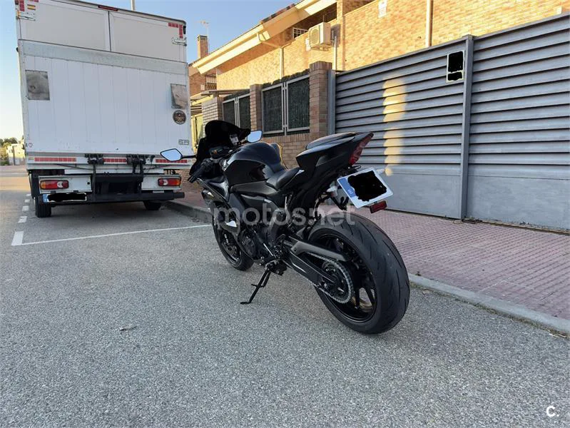 Yamaha R7 – Vista 5