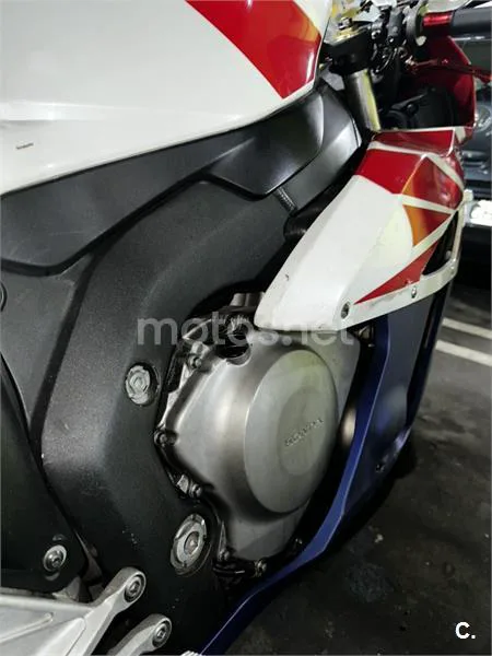 Honda CBR 1000RR Fireblade – Vista 6