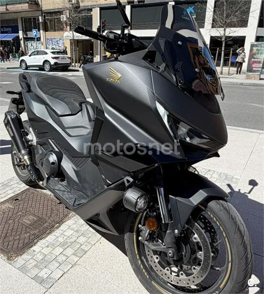 Honda Forza 750 – Vista 2