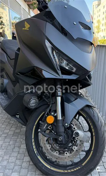 Honda Forza 750 – Vista 3