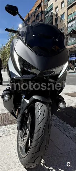 Honda Forza 750 – Vista 4