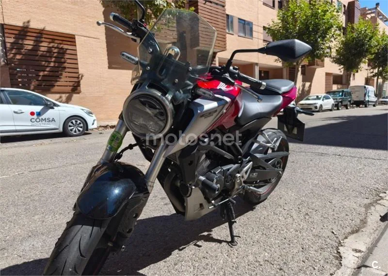 Honda CB 125 R – Vista 3