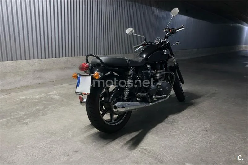 Triumph Bonneville – Vista 2