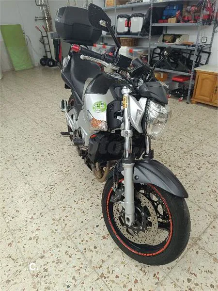 Suzuki GSR 600 – Vista 2