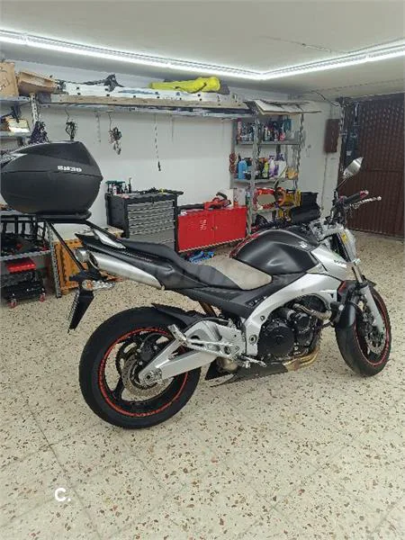 Suzuki GSR 600 – Vista 3