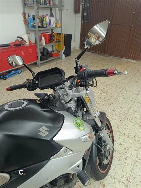 Suzuki GSR 600 – Vista 5