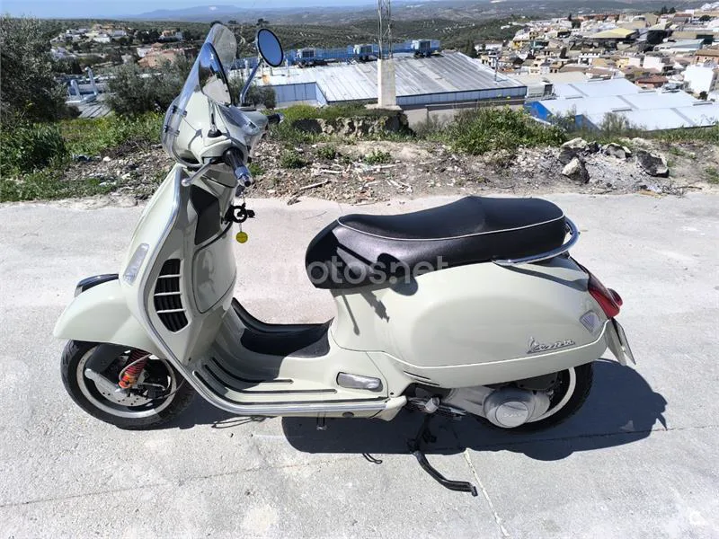 Vespa GTS SuperSport 300 – Vista 6