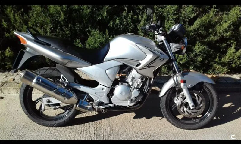 Yamaha YBR 250 – Vista 3