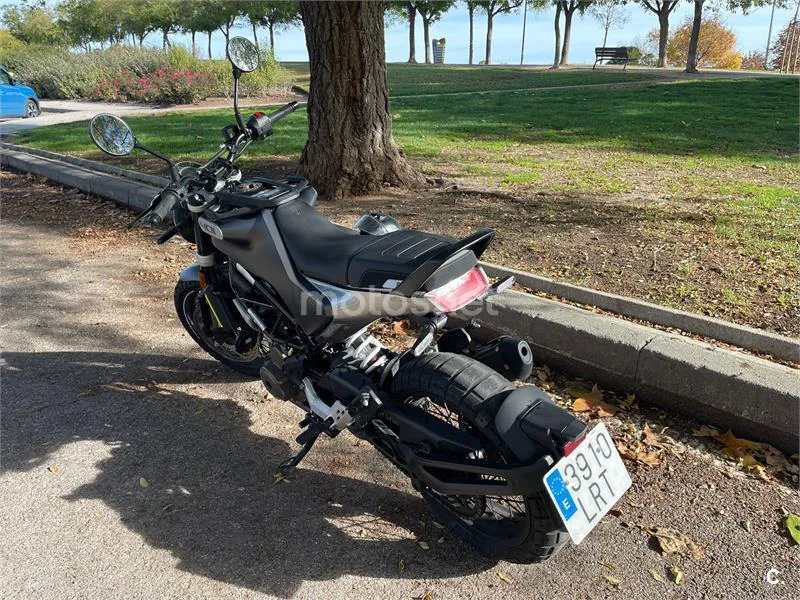 Husqvarna Svartpilen 401 – Vista 3