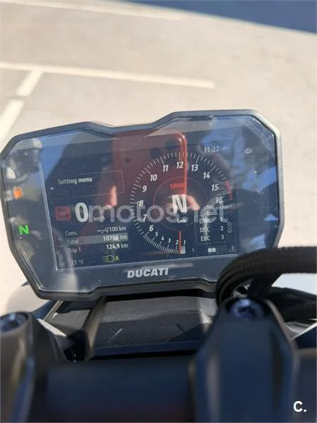 Ducati Streetfighter V4 – Vista 2