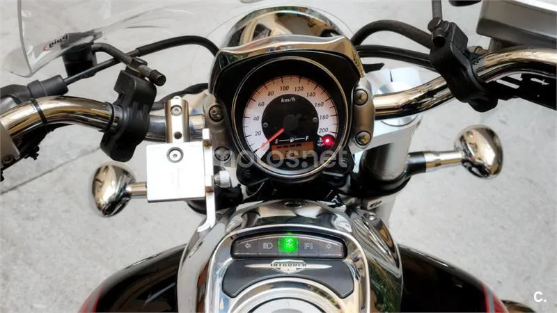 Suzuki Intruder M800 – Vista 11