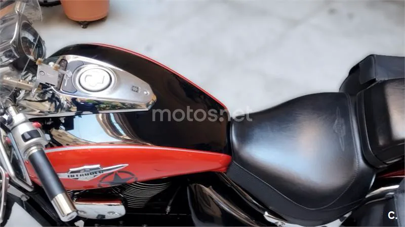 Suzuki Intruder M800 – Vista 9