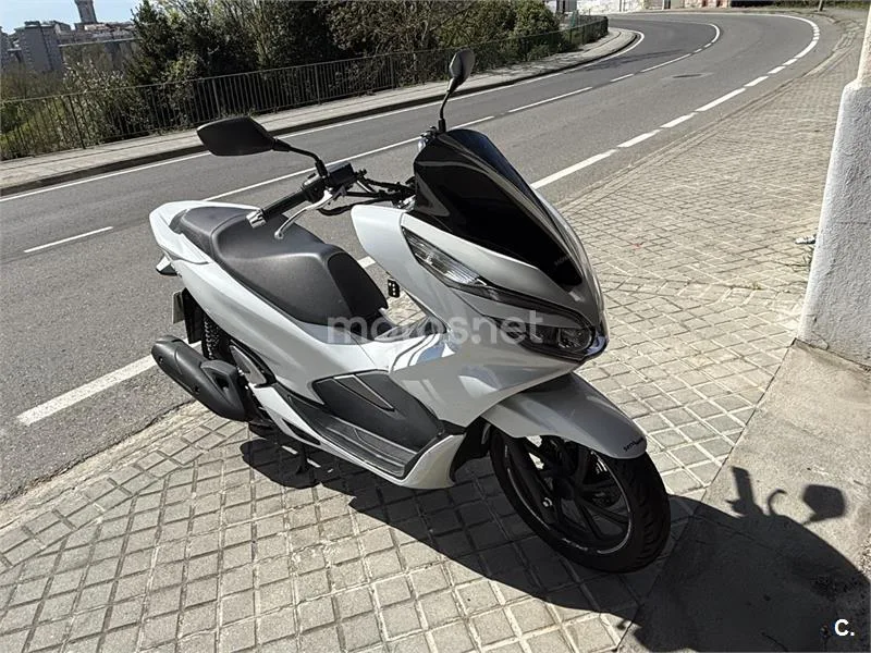 Honda PCX 125 – Vista 2