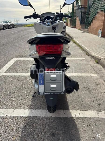 Honda PCX 125 – Vista 3