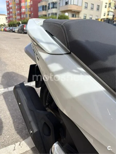 Honda PCX 125 – Vista 4