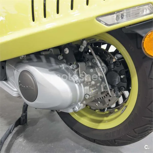 Vespa 946 10º Aniversario – Vista 8