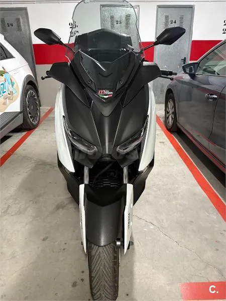 Yamaha XMAX 300 – Vista 7
