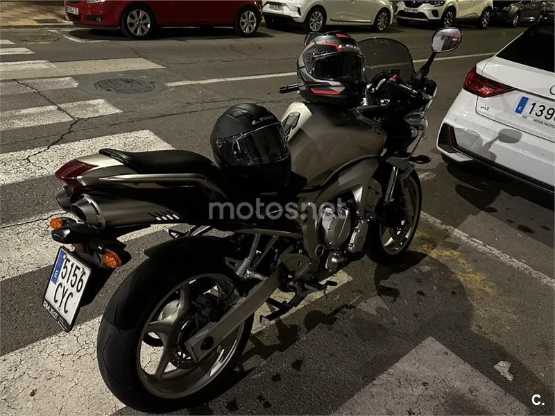 Yamaha FZS 600 Fazer – Vista 2