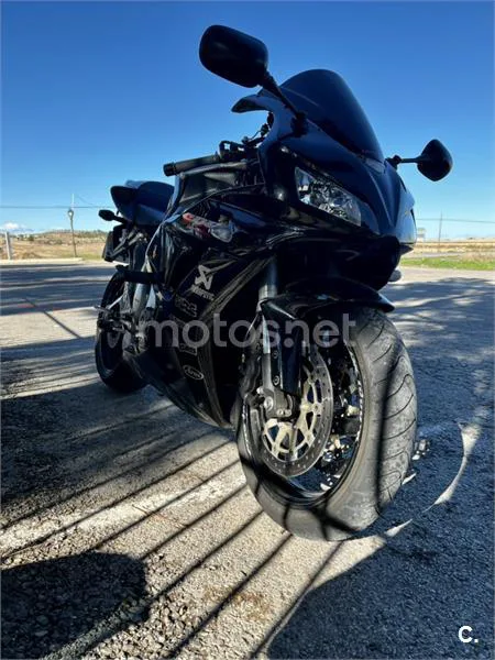 Honda CBR 1000RR Fireblade – Vista 2