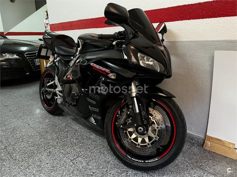 Honda CBR 1000RR Fireblade – Vista 3