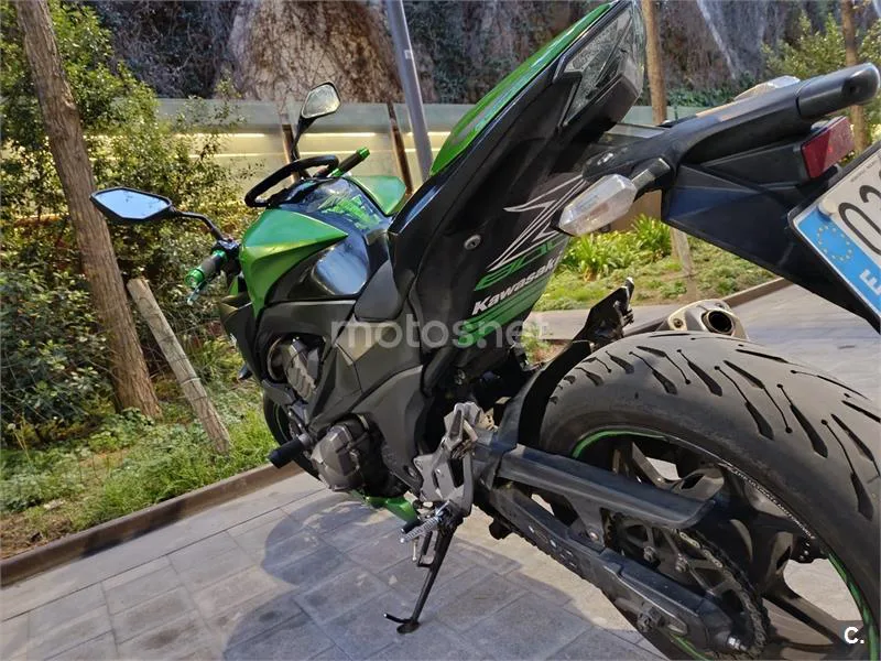 Kawasaki Z800 – Vista 4